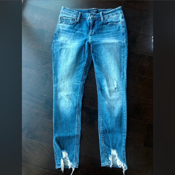 Lucky Brand Women’s Distressed Jeans - Picture 1 of 2